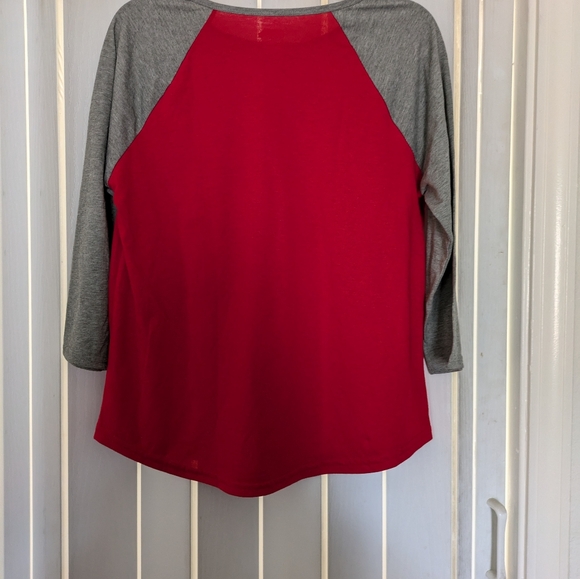 Tshirt "Grandma doesn't keep a naughty list" 3qtr sleeve sz L - Picture 3 of 6